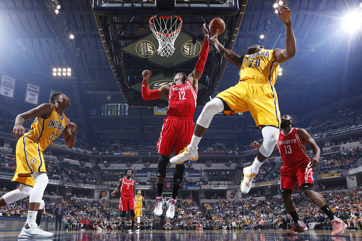 篮网鏖战深圳队，欧文统治全场