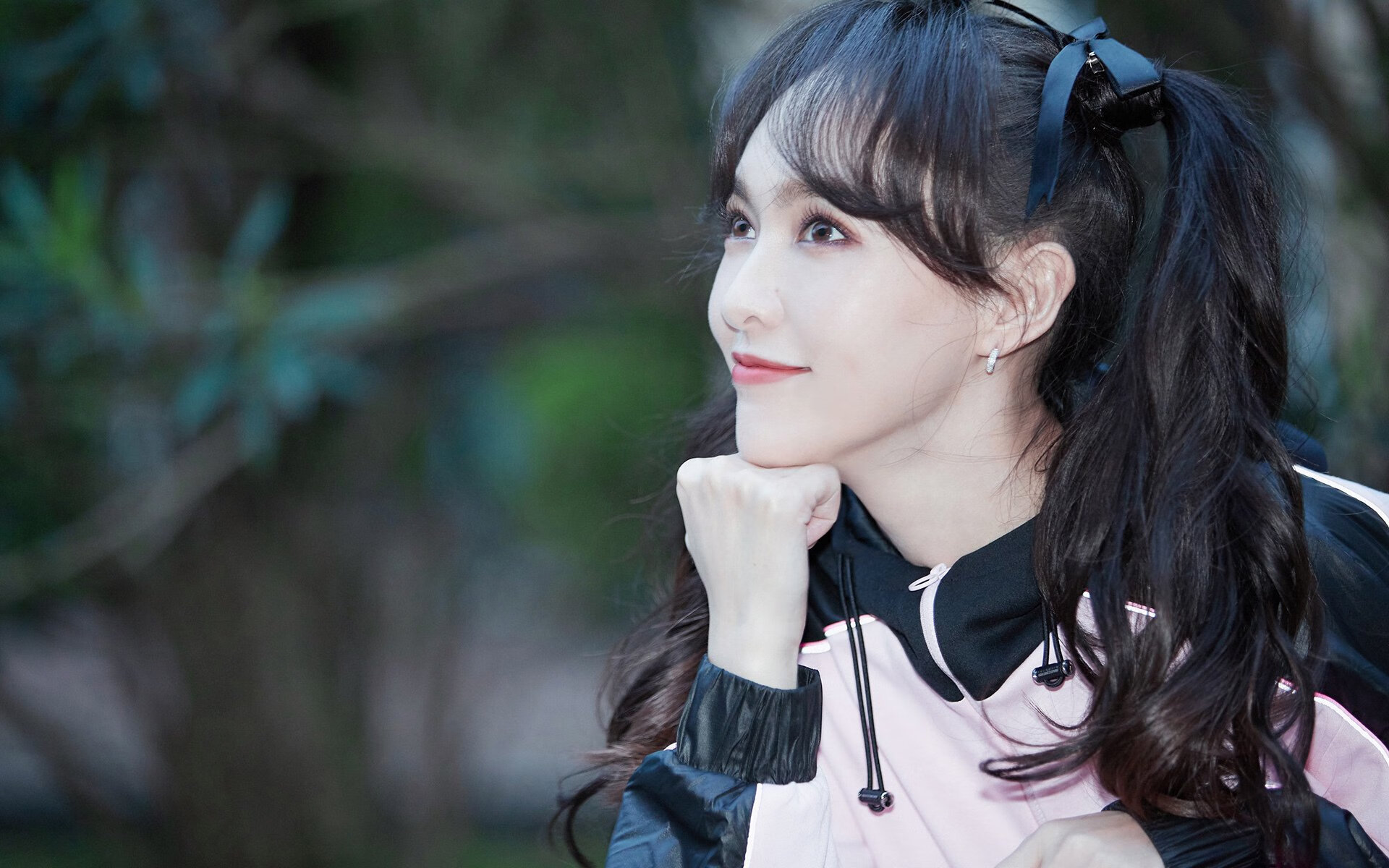 跨界巅峰对决,猛龙力克新疆队,莫兰特高光表现定义新传奇