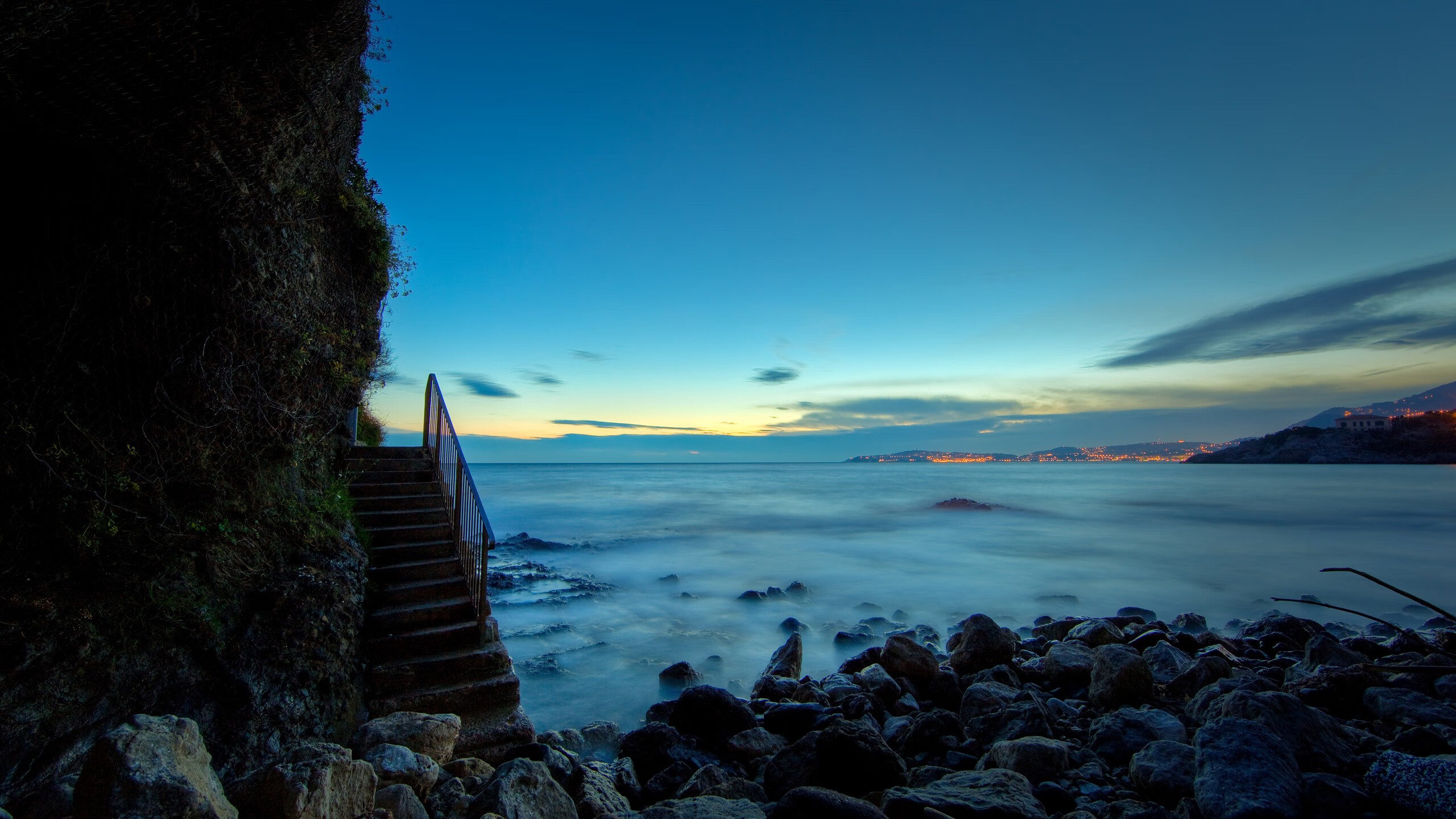 欧洲杯双星夜，葡萄牙横扫丹麦，本泽马点燃赛场激情