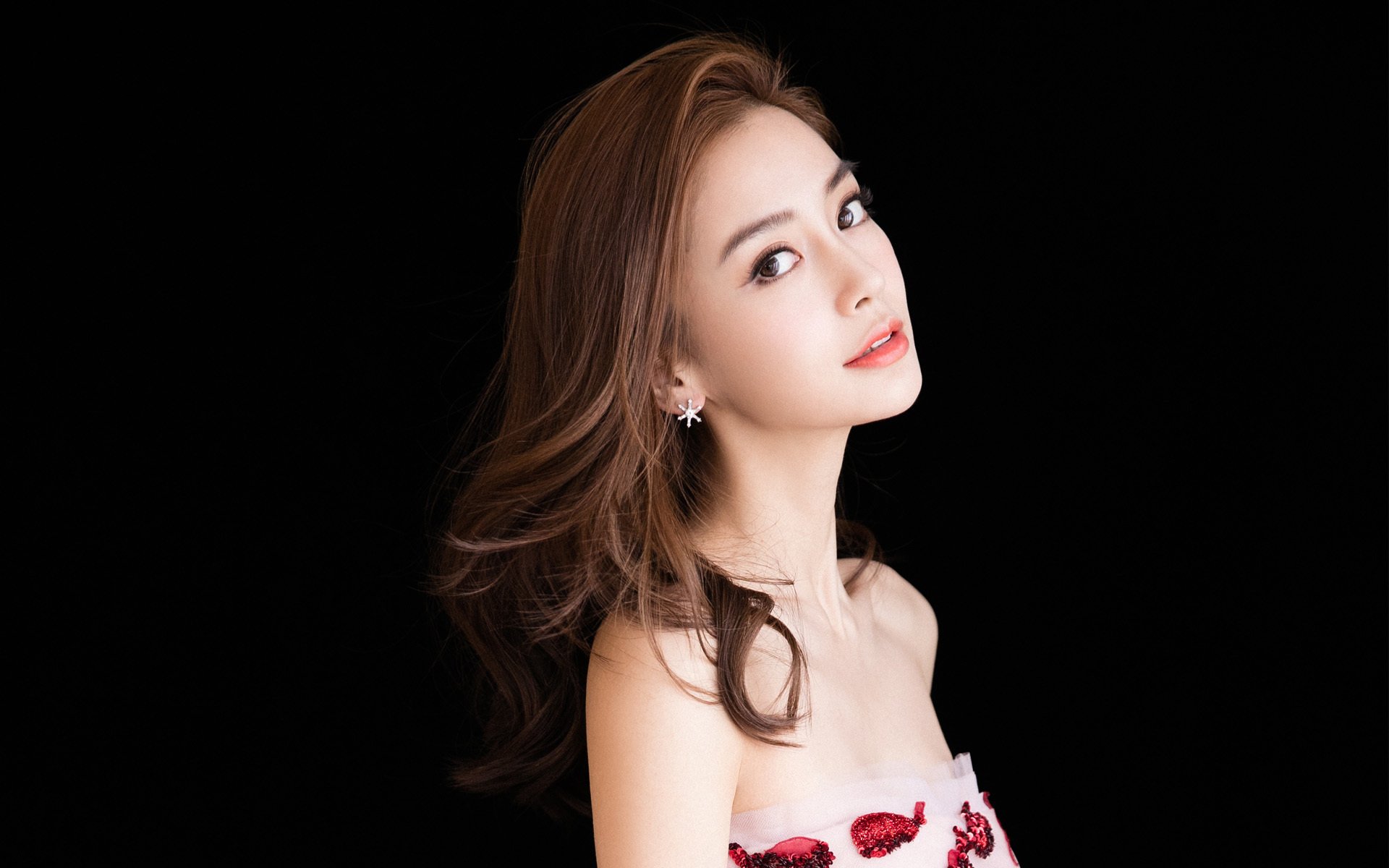 法比尼奥进攻端狂飙，塞内加尔力克哥伦比亚，梦幻之战铸就唯一经典