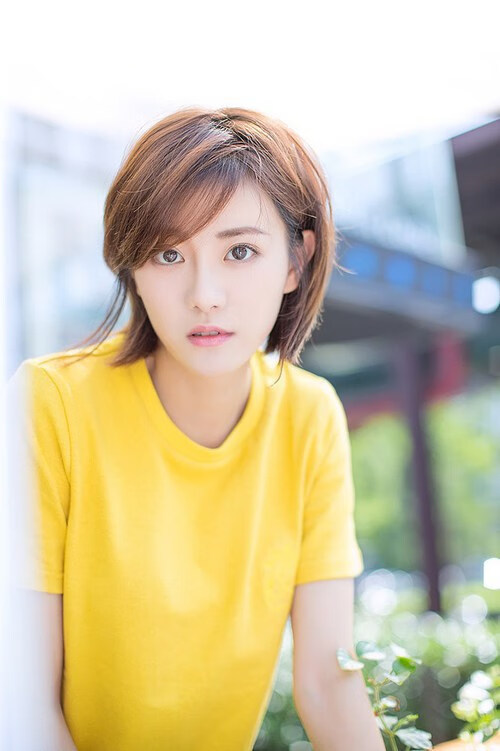 维也纳的魔法,阿拉巴一箭穿心,喀麦隆踩着冰岛维京战歌突围