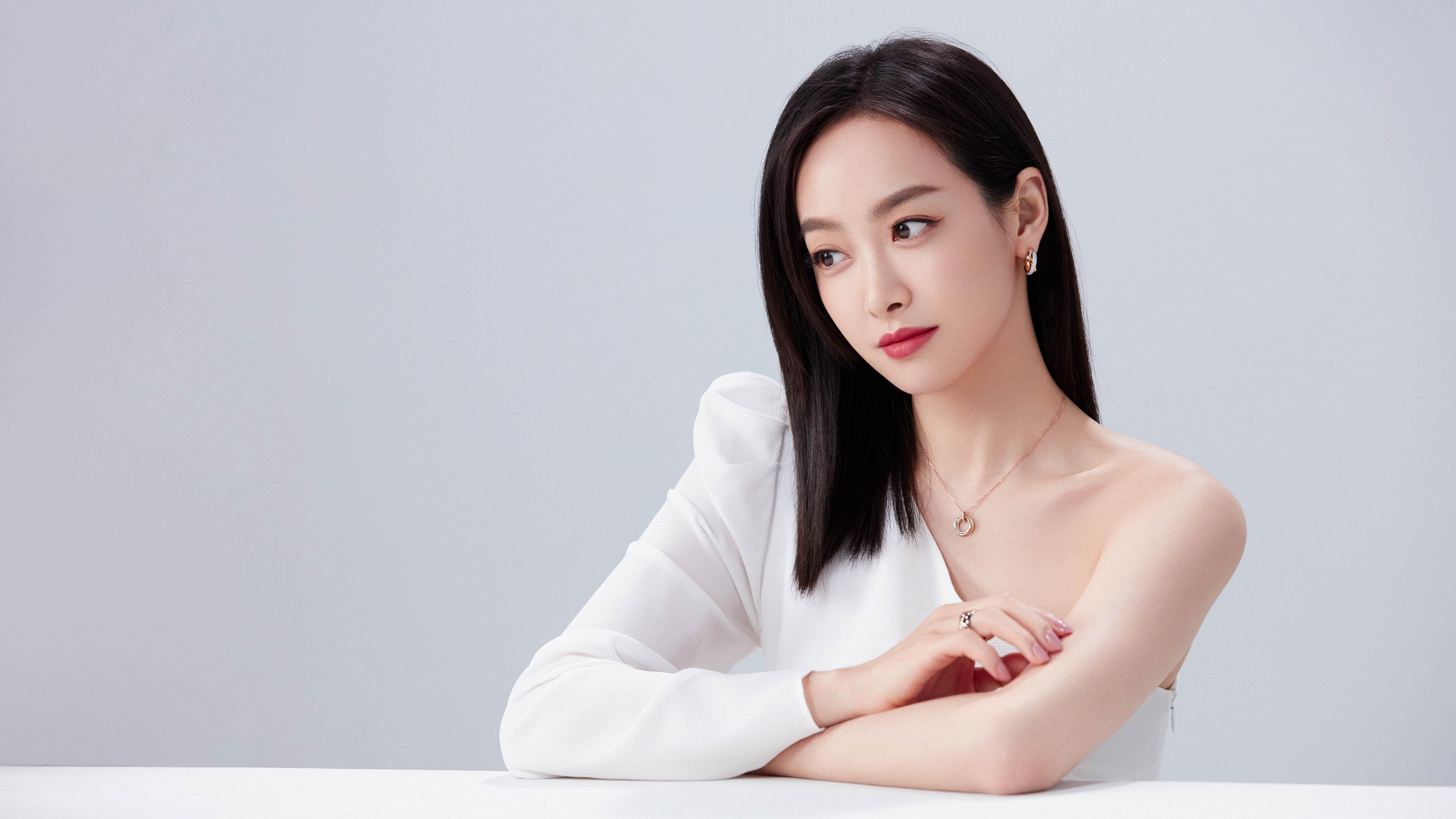 很有张力。我们先来构思标题，再展开文章